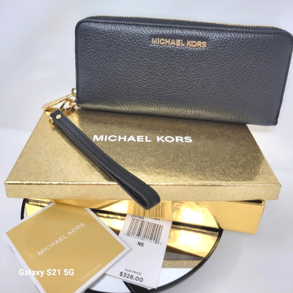Michael kors Leather Long Zippy Wallet with Tags & Box